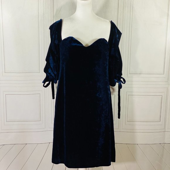 NWT Romeo & Juliet Couture Navy Velvet Off Shoulder Dress Large  Large - Picture 9 of 15